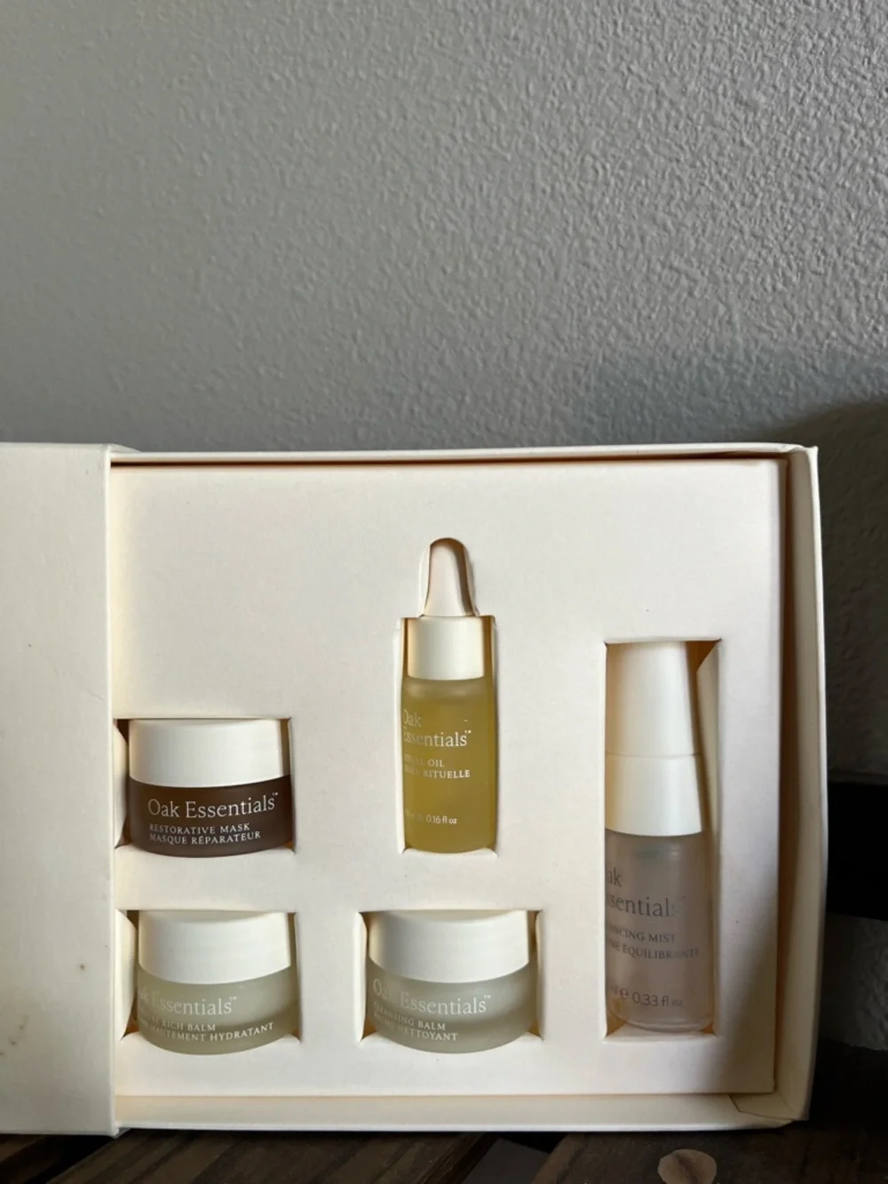 Oak Essentials Mini Routine - White Skincare Set - Picture 5 of 6